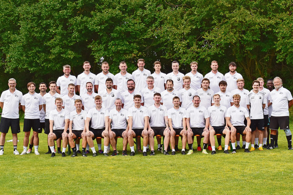 SGM Heimenkirch Roethenbach 2026 Gruppenfoto der SGM Heimenkirch Röthenbach. Im Hintergrund Bäume.